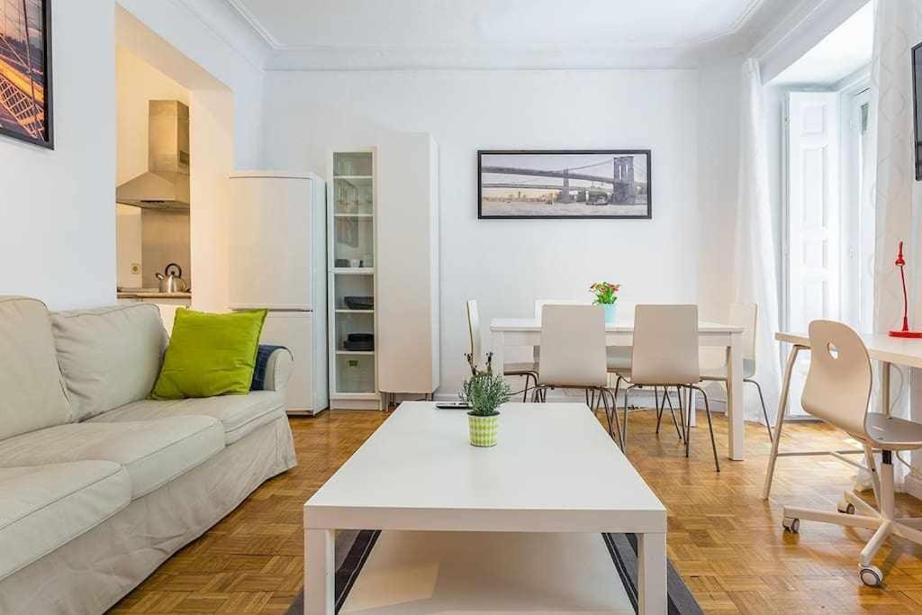Apartamento Confortable En Atocha Apartment Мадрид Екстериор снимка