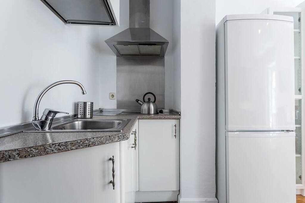 Apartamento Confortable En Atocha Apartment Мадрид Екстериор снимка